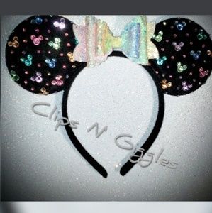 Rhinestone embellished Minnie Mouse